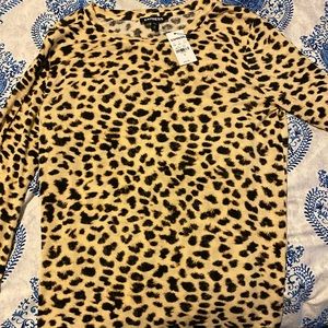 Fitted leopard print semi sheer shirt